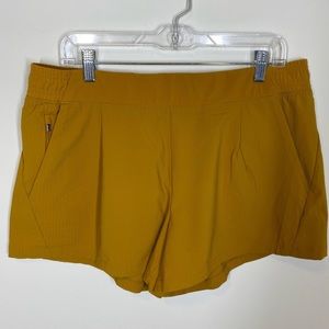 Athleta Tuscan Gold Textured Brooklyn Shorts